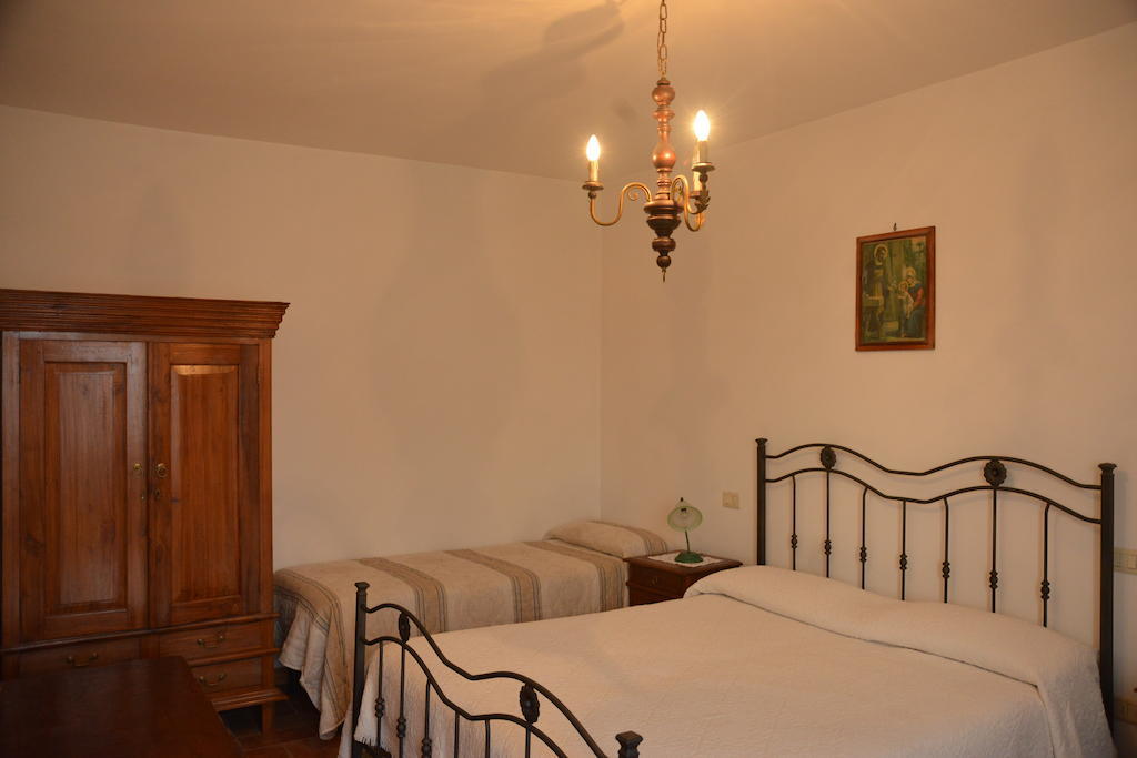 Agriturismo Antica Riserva Кастильоне-дель-Лаго Номер фото